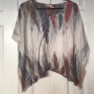 3 Sixteen- Light Shirt/Blouse w/ colored feathers